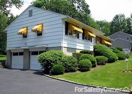 3rd image of 11 Crossbrook Ln