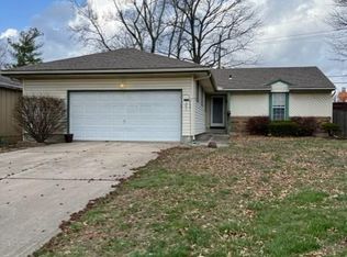 431 NW Sherwood Dr, Blue Springs, MO 64014