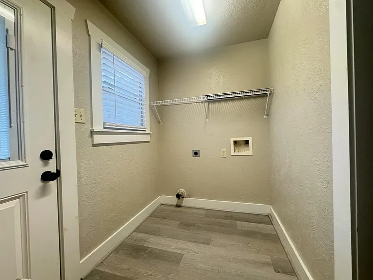 510 W 6th St — Photo 14
