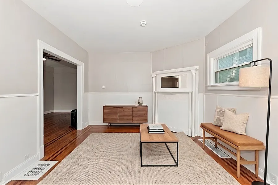 2-Bedroom Duplex Unit with In-Home Laundry on Cleveland's West Side (Welcome Section 8) — Photo 4