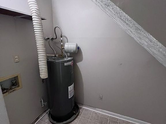 3rd image of 1408-1414 Tangora Ln #1410