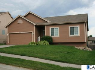 18051 Sunridge St, Omaha, NE 68136