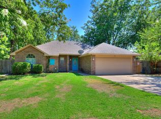 224 E Forster Ln, Mustang, OK 73064