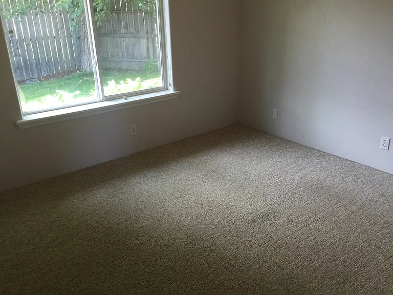 2723 Esther Ln — Photo 9