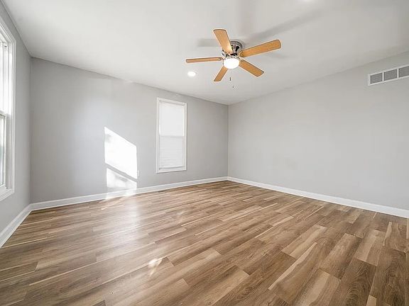 3rd image of 1336 6th Ave