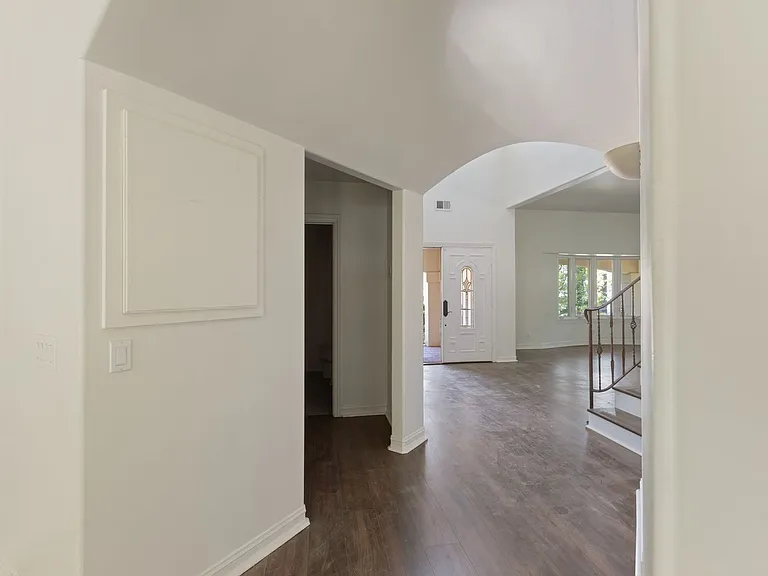 22100 Tiara St — Photo 22