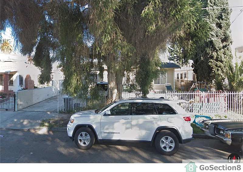 1st image of 849 W 43rd Pl