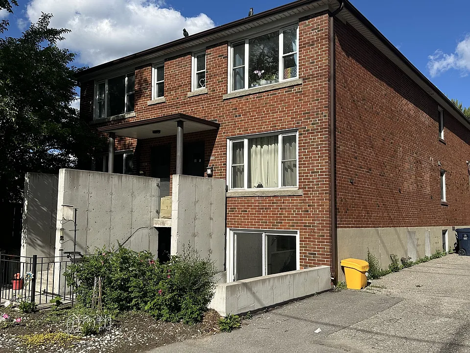 1089 Broadview Ave #3