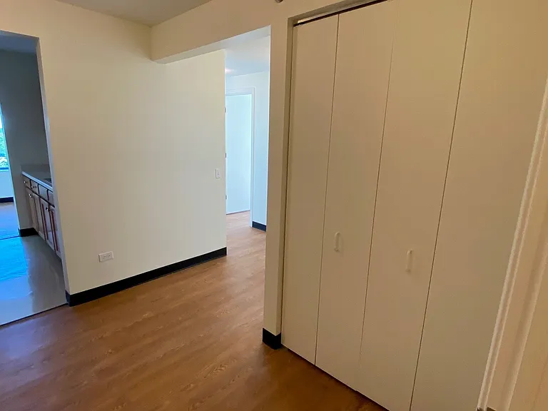 James Sneider Apartments — Photo 6