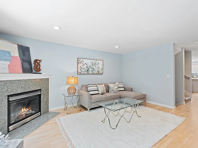 4844 Railroad Ave NE — Photo 6