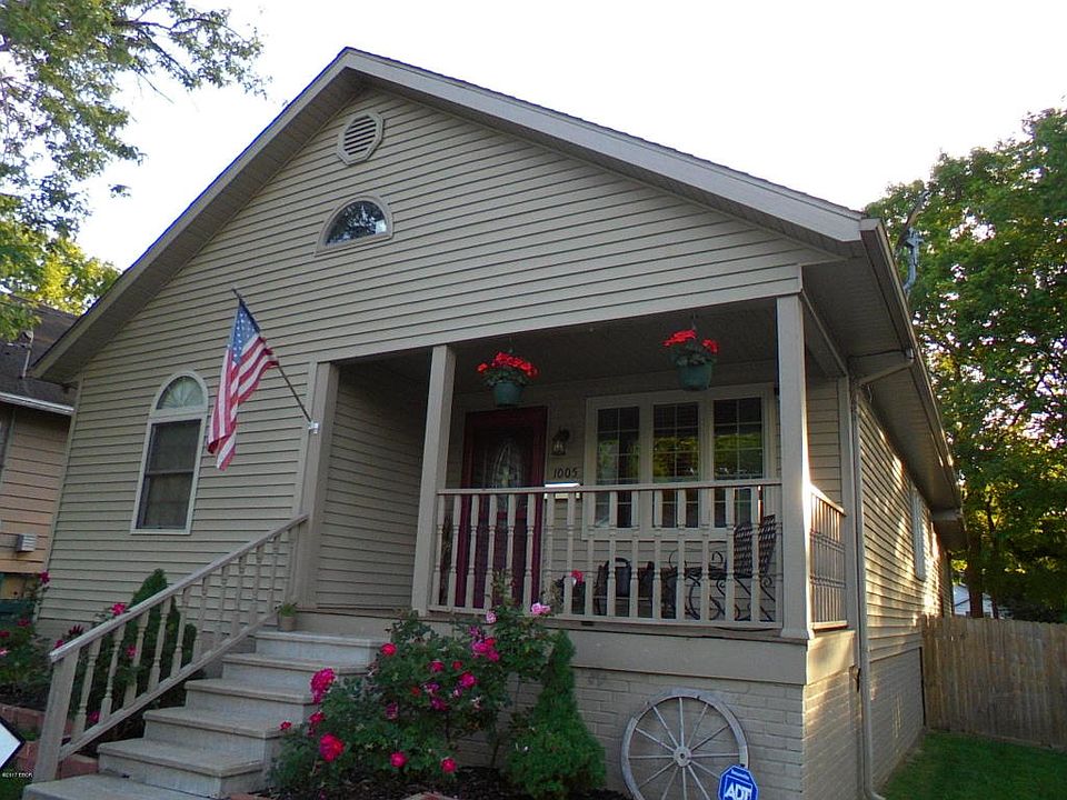 1st image of 1005 S Jackson St