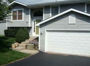 6206 Robert Rd, Cary, IL 60013