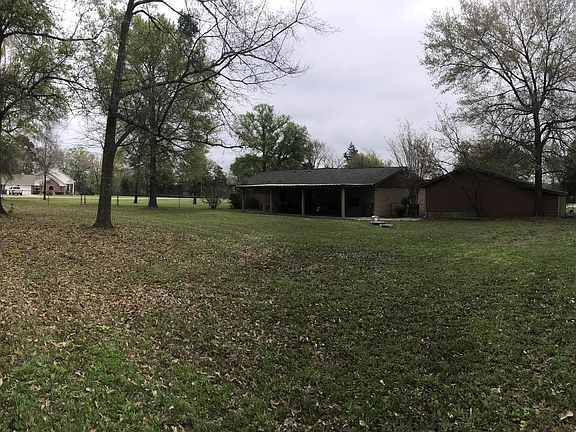 Large, Fenced Back Yard