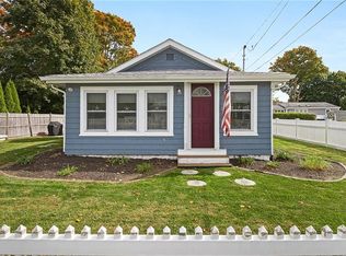 2 S Lewis St, Charlestown, RI 02813