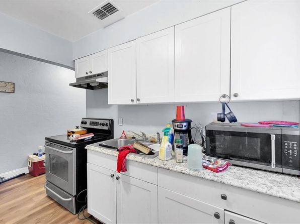 saint-petersburg-florida-81392460 picture