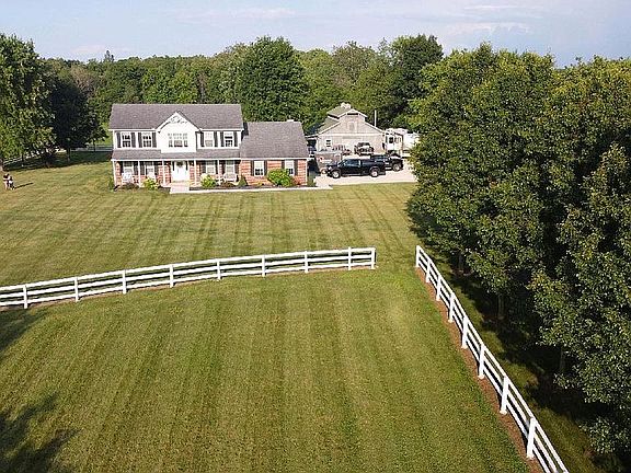 2nd image of 104 N County Road 200 E