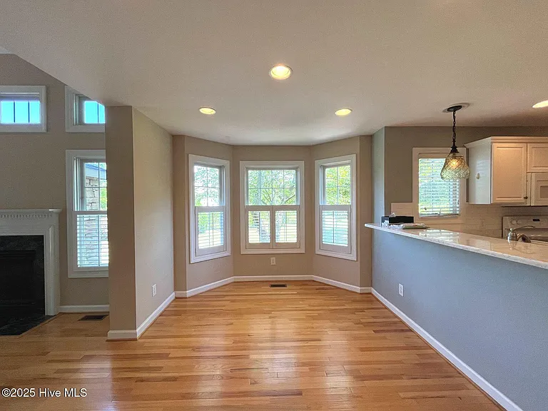 150 Starland Ln — Photo 4