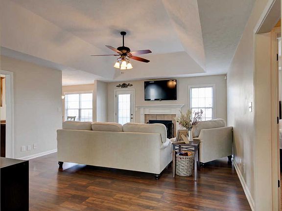 4th image of 2888 Brewster Dr