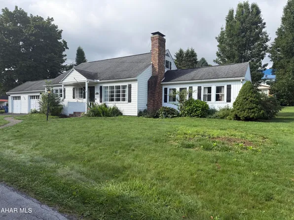 330 Princeton Ave, Johnstown, PA 15905