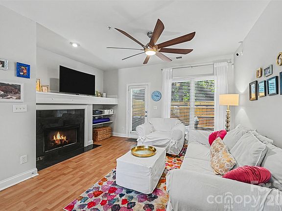 4th image of 1043 Park West Dr