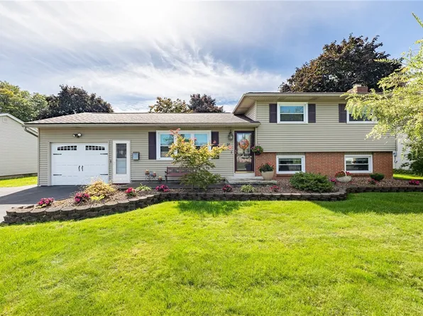 21 Landau Dr, Rochester, NY 14606