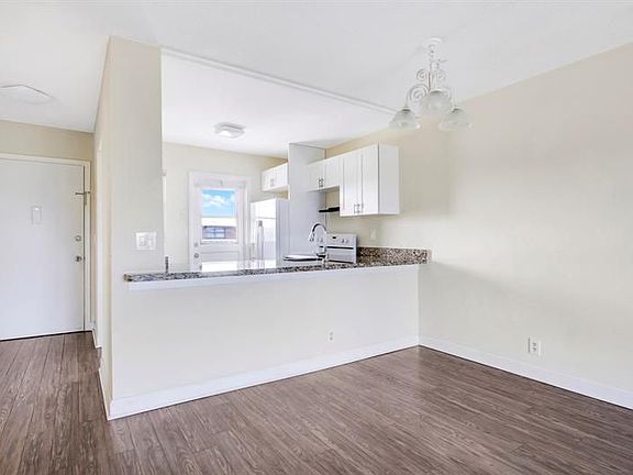 2nd image of 2213 NE 1st Ct #206