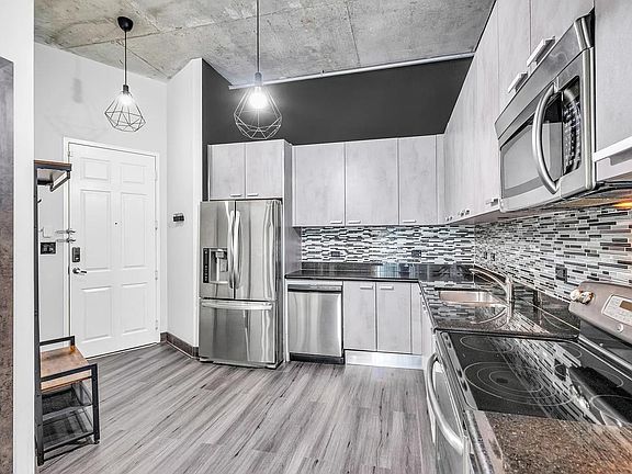4th image of 2100 Van Buren Street #203