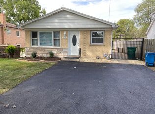 5636 W 85th St, Burbank, IL