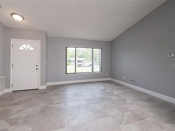 4th image of 971 Treadway Dr