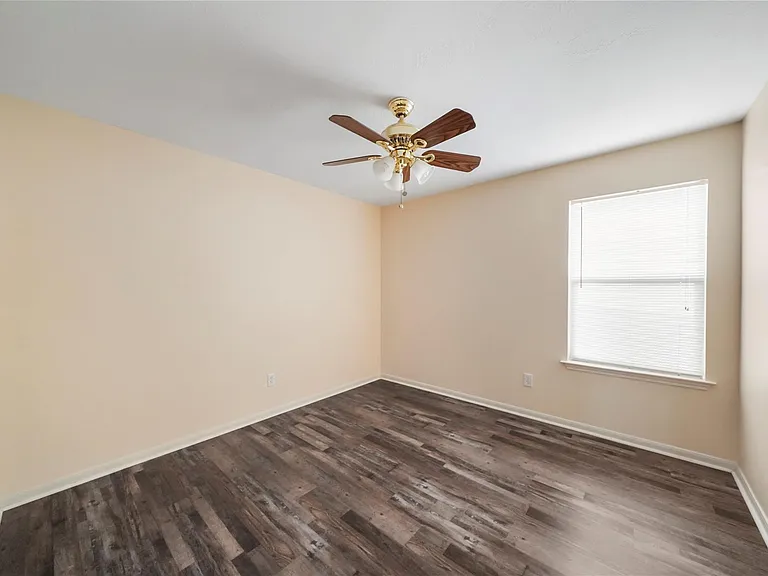 20410 Pomegranate Ln — Photo 10