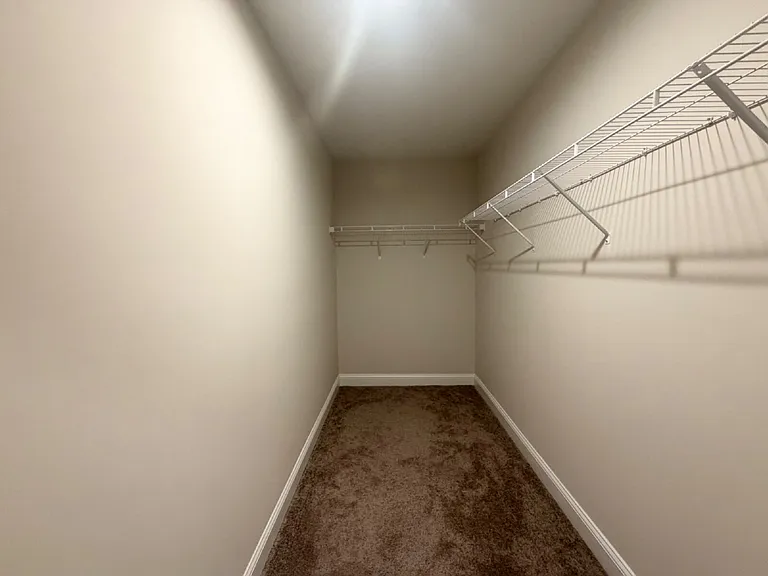 974 Danner Dr — Photo 13