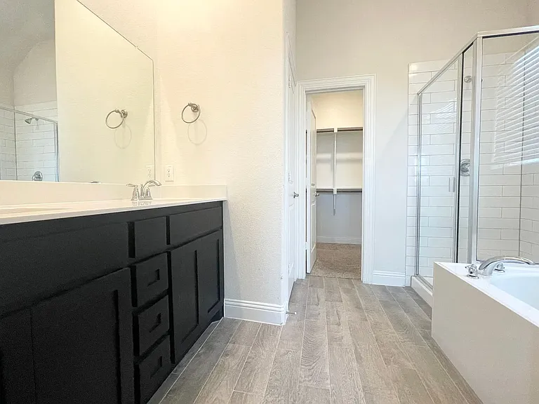 2924 Log Cabin Dr — Photo 19