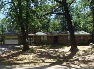 619 Northgate Dr, Lindale, TX 75771