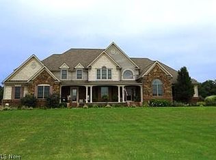 14525 Maple Valley Dr, Burbank, OH 44214