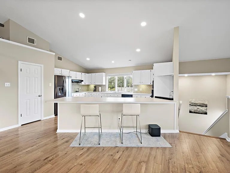 2523 Baycrest Dr — Photo 8