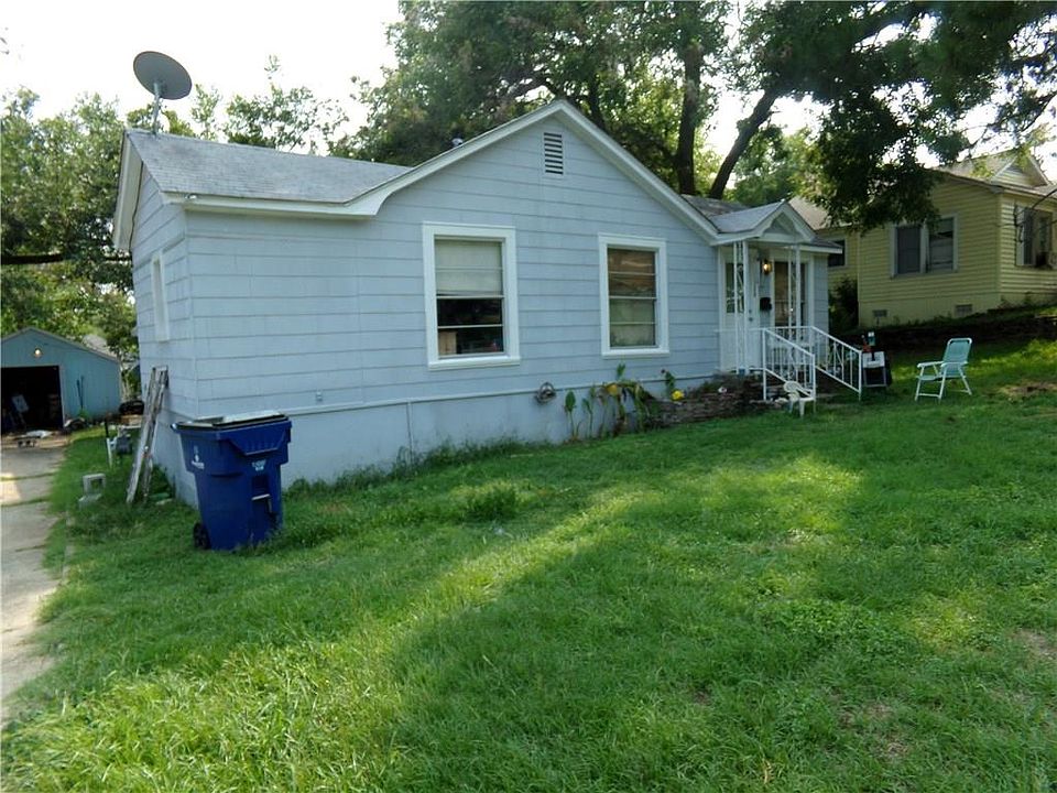 2nd image of 1506 W Chestnut St