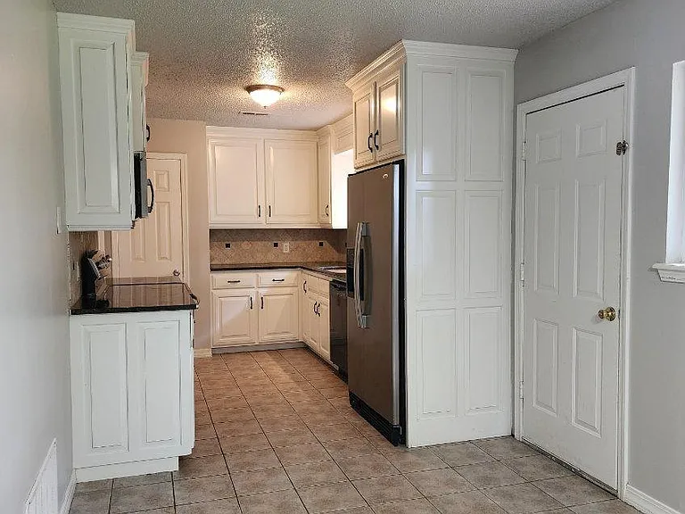 5631 S 85th East Ave — Photo 5