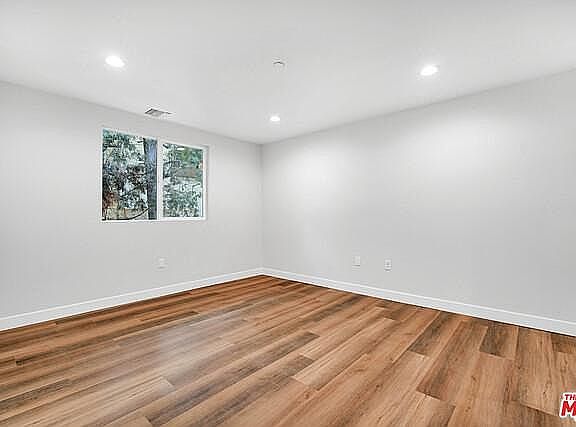 5th image of 14711 Saticoy St #53bfa9218