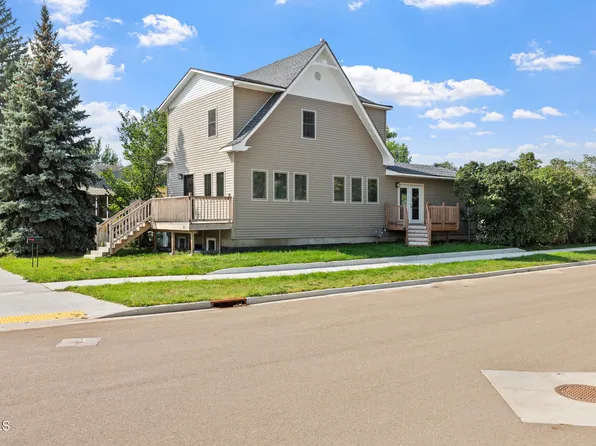 431 4th Ave W, Williston, ND 58801