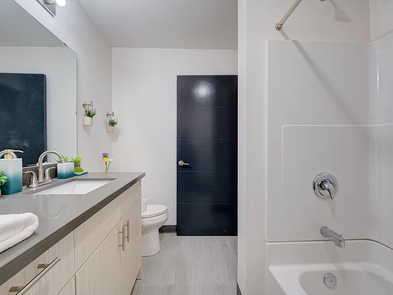 Viola Apartments — Photo 21