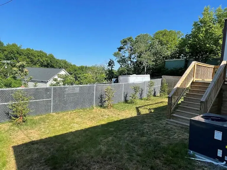 2117 Gladstone Ave — Photo 8