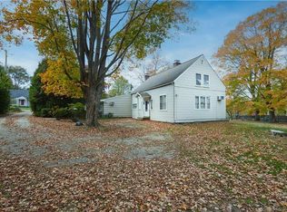 100 Tuller Rd, Fairfield, CT 06825