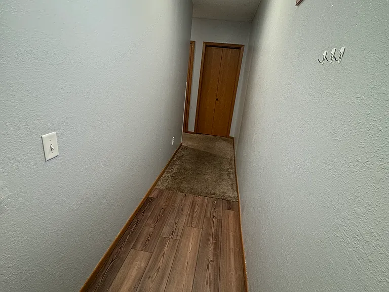 509 1/2 Sinclair Lewis Ave #1 — Photo 11