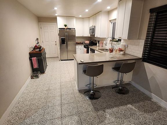 5th image of 7490 Minerva Dr