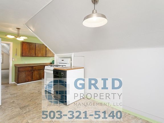 2nd image of 3815 SE 64th Ave Unit 1