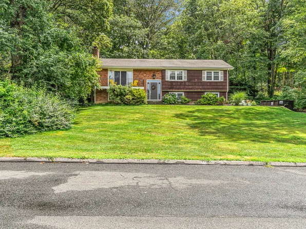 14 Button Road, Shelton, CT 06484