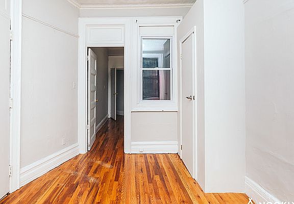 2nd image of 27 Kingsland Ave APT 1L