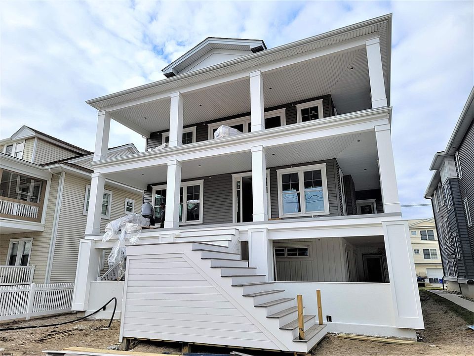 1st image of 928 Ocean Ave #C