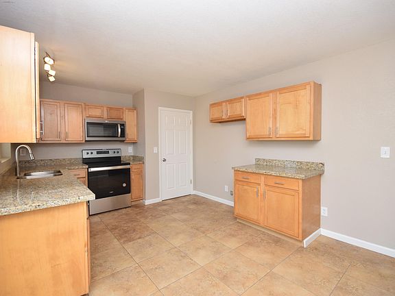 3rd image of 15046 N 28th Dr