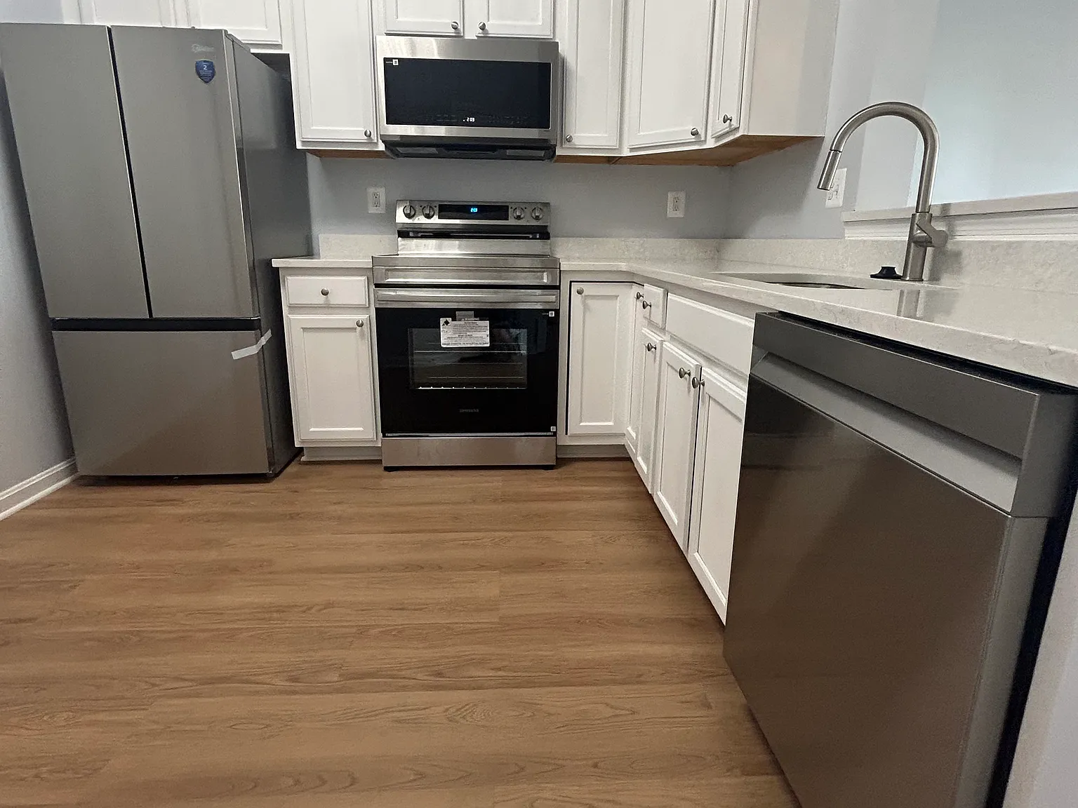 3 bed, 1572 sqft, $2,980 — Photo 3